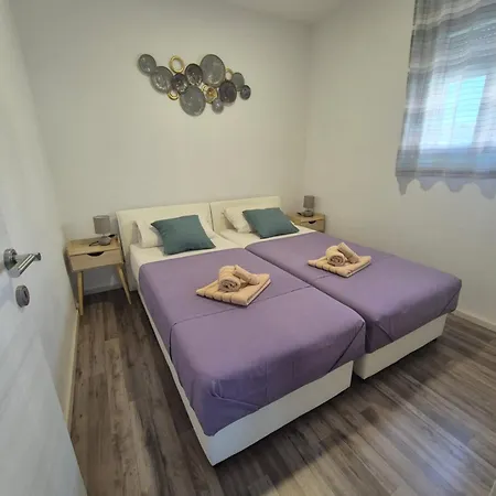 Apartment Gogo Free Parking