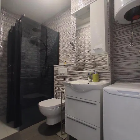 Gogo, Free Parking, Self Check-in Apartman