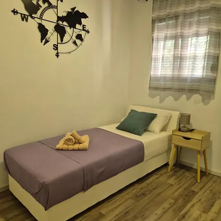 Gogo, Free Parking, Self Check-in *